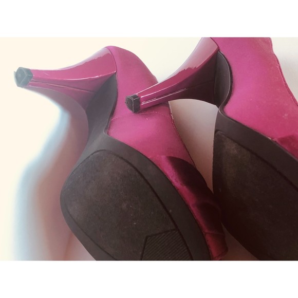Hot Pink Fabric High Heels with Peep Toe and Decorative Bow,, Size 6.5 M - Picture 7 of 10